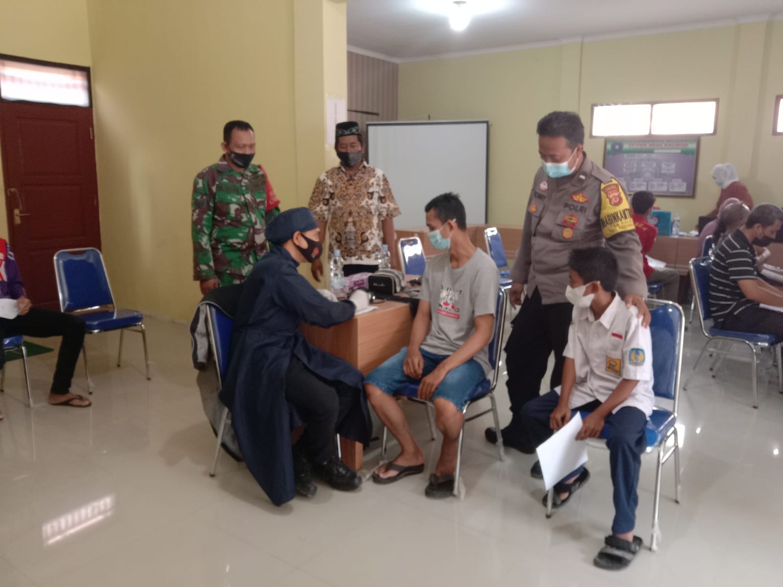 Dukung Herd Immunity, Polres Cirebon kota Gelar Vaksinasi ke Desa-desa