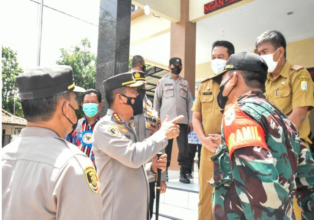 Kapolresta Cirebon Monitoring Vaksinasi Massal di Zona Barat