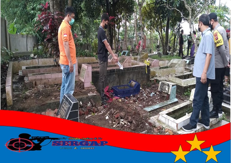 Sat Reskrim Polres Tasikmalaya Kota Melakukan Penyelidikan Perusakan 14 Tembok Makam di Linggajaya Kecamatan Mangkubumi