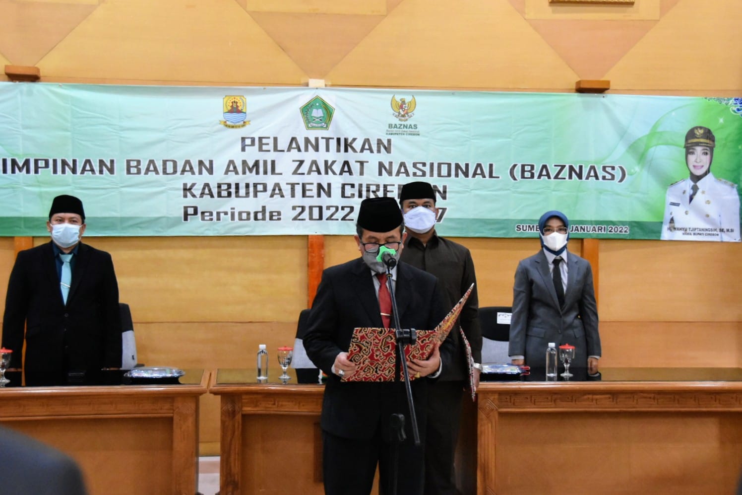 Bupati Cirebon Lantik Komisioner BAZNAS Periode 2022-2027