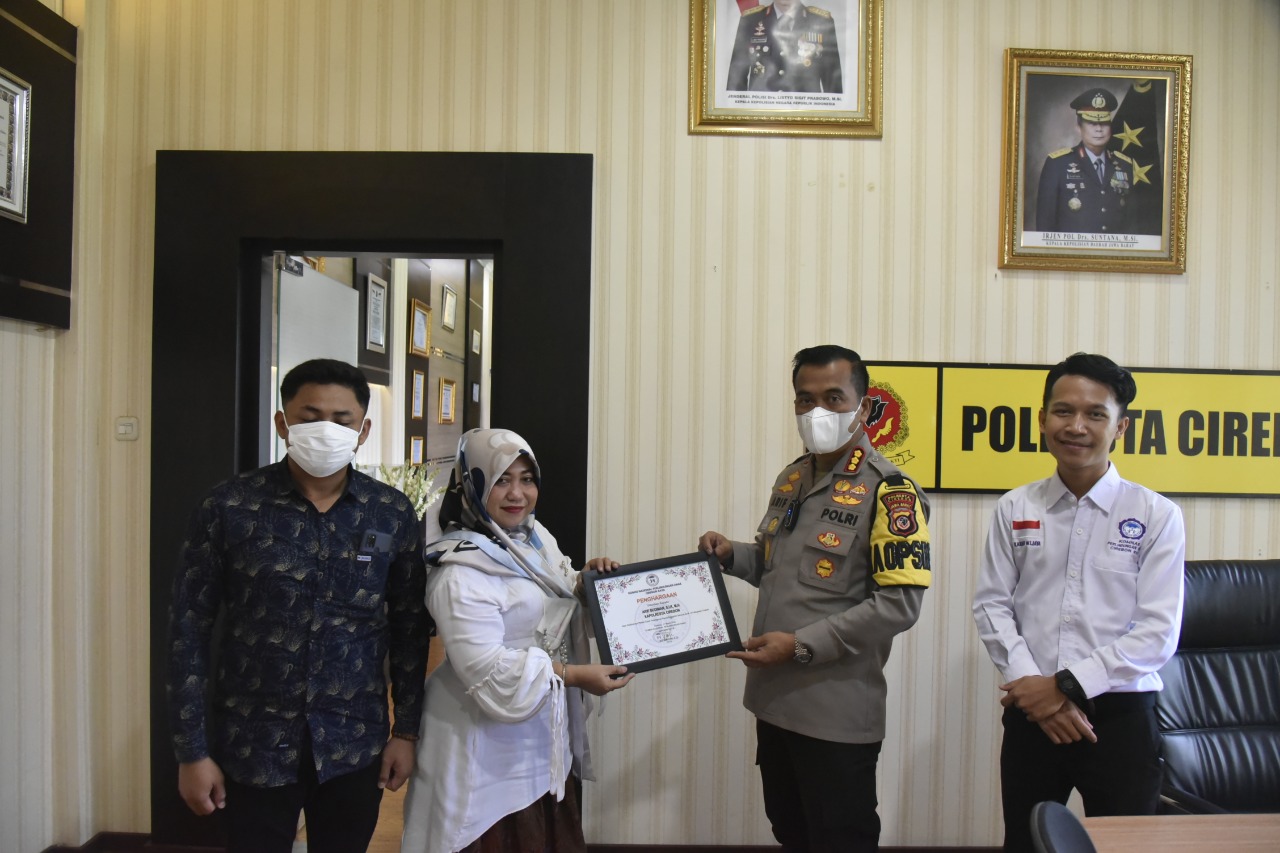 Kapolresta Cirebon Kembali Raih Penghargaan, Kali Ini Komnas Perlindungan Anak Cirebon Raya